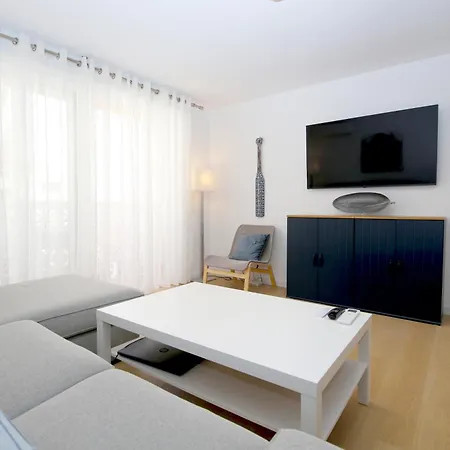 Apartment Centre Beachfront Rossi