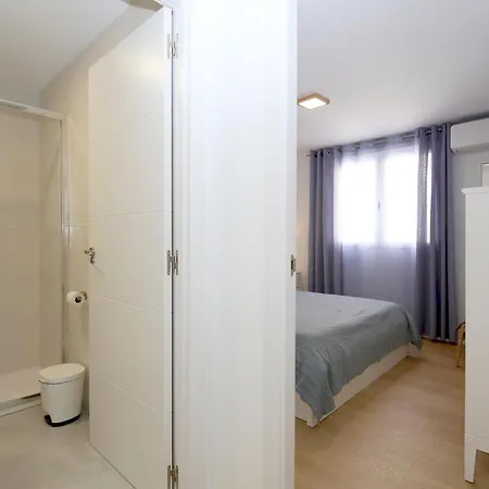 Centre Beachfront Rossi Apartmán *