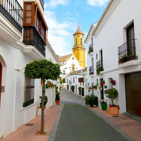 Centre Beachfront Rossi * Estepona