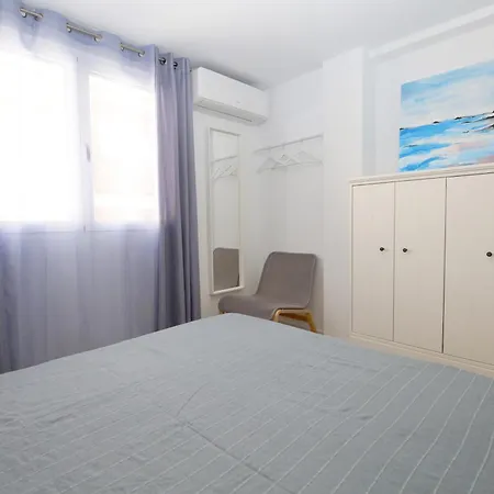 Centre Beachfront Rossi Apartmán *