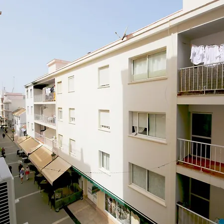 Centre Beachfront Rossi Apartment *